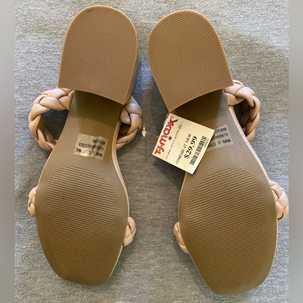 NWT Dolce Vita Short Block Heels - Picture 6 of 7
